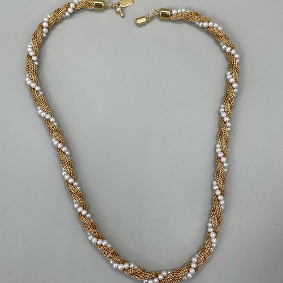 **3/$20** Vintage Act 2 Gold Mesh with Pearls Necklace - Picture 6 of 9